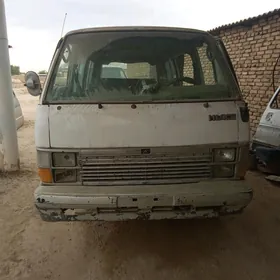 Toyota Hiace 1987