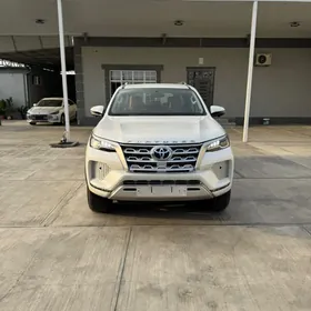 Toyota Fortuner 2021