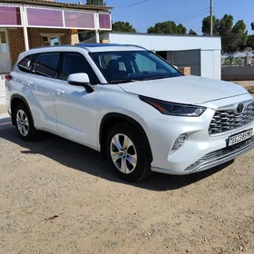 Toyota Highlander 2022