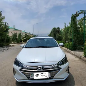 Hyundai Elantra 2019