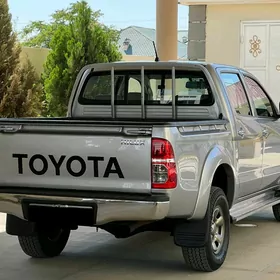Toyota Hilux 2015