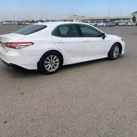 Toyota Camry 2018