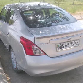 Nissan Versa 2012