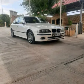 BMW E39 2001