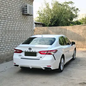 Toyota Camry 2020