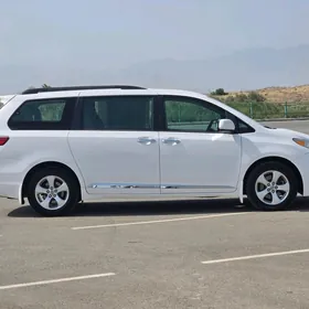 Toyota Sienna 2015