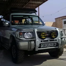 Mitsubishi Pajero 1994