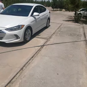 Hyundai Elantra 2018