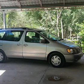 Toyota Sienna 2002