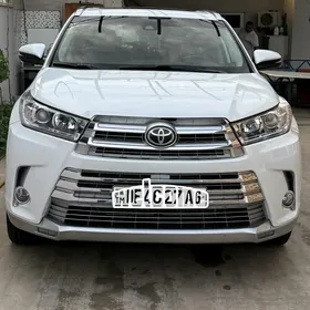 Toyota Highlander 2019