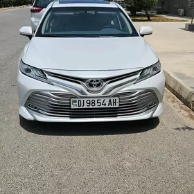 Toyota Camry 2020