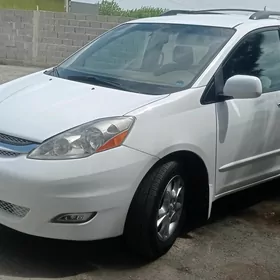 Toyota Sienna 2005