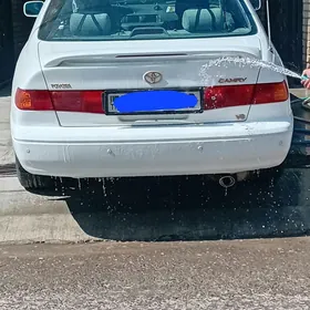 Toyota Camry 1999