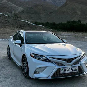Toyota Camry 2020