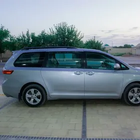 Toyota Sienna 2018