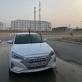 Hyundai Elantra 2020