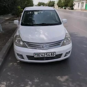 Nissan Versa 2011