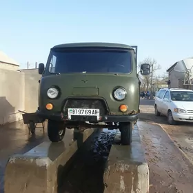 UAZ 452 1988