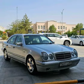 Mercedes-Benz E320 1999