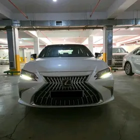 Lexus ES 350 2022