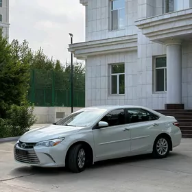 Toyota Camry 2016