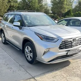 Toyota Highlander 2021