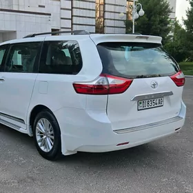Toyota Sienna 2016