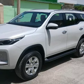 Toyota Fortuner 2024