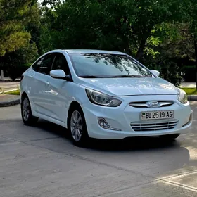 Hyundai Accent 2011