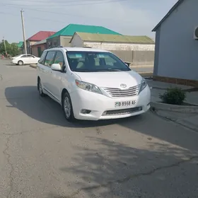 Toyota Sienna 2015
