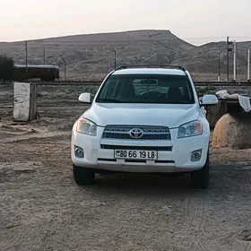 Toyota RAV4 2011