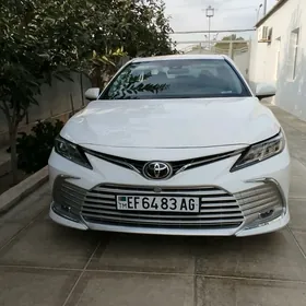 Toyota Camry 2021