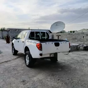 Mitsubishi L200 2008