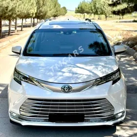 Toyota Sienna 2021