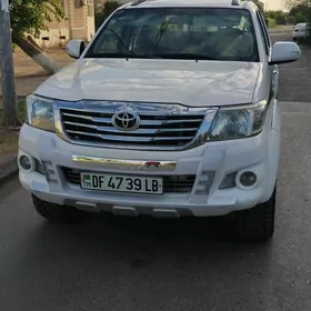 Toyota Hilux 2014
