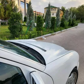 Mercedes-Benz E320 2001