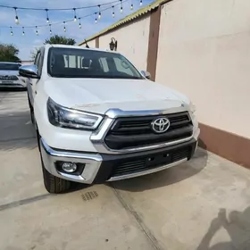 Toyota Hilux 2025