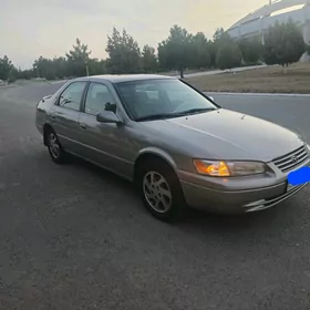 Toyota Camry 1999