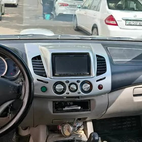 Mitsubishi L200 2008