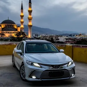 Toyota Camry 2019