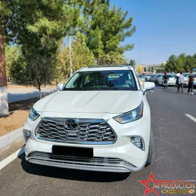 Toyota Highlander 2022