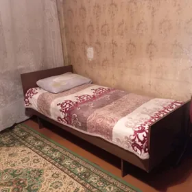 Кровать