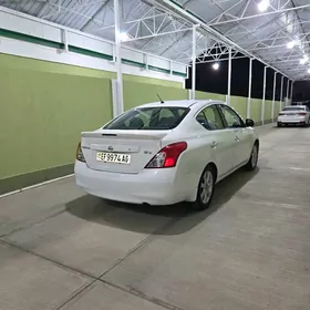 Nissan Versa 2012