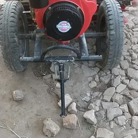MTZ 80 2013