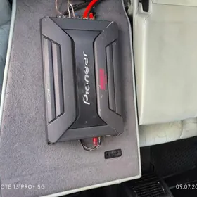 Pioneer usilitel