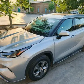 Toyota Highlander 2021