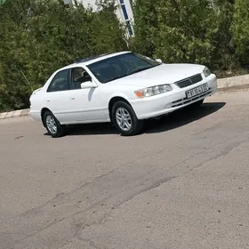 Toyota Camry 2001