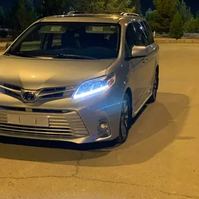 Toyota Sienna 2020