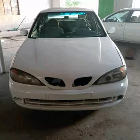 Nissan Primera 2001