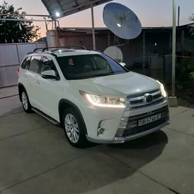 Toyota Highlander 2019